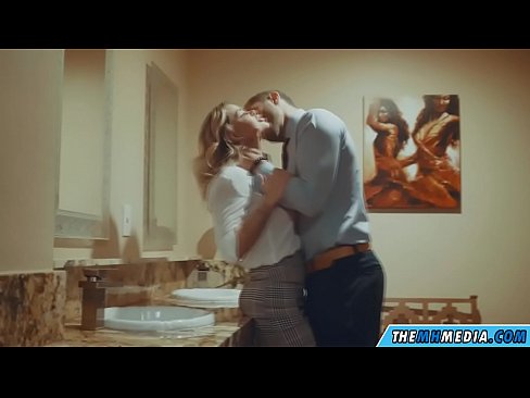 ❤️ Когато наедряла блондинка ви съблазни в обществена тоалетна ❤️ Ебане видео в bg.ixiporn.ru ❌❤